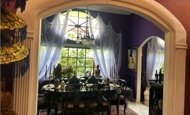 Se Vende mansión ubicada en Vía Cincuentenario, San Francisco (MS)