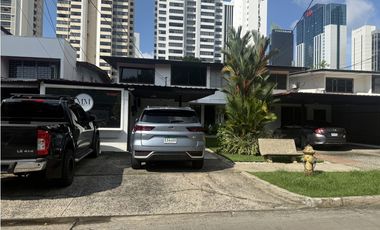 Se Vende casa en Calle 50, Comercial o Vivienda (LG)