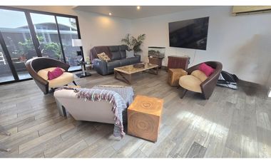 Se Vende casa remodelada ubicada en Costa Sur (LG)