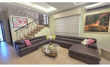 Se Vende casa remodelada ubicada en Costa Sur (LG)