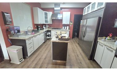 Se Vende casa remodelada ubicada en Costa Sur (LG)