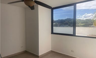 Alquiler de Apartamento  en Condado Country Club!