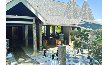 Venta de hotel frente al mar en Isla Contadora