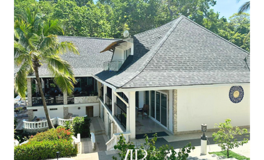 Venta de hotel frente al mar en Isla Contadora