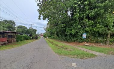 Lote Comercial  con 4 calles en Dolega – Cerca de la Vía Boquete