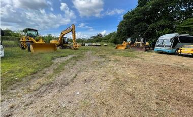 Se vende Terreno Comercial Ave. Domingo Díaz