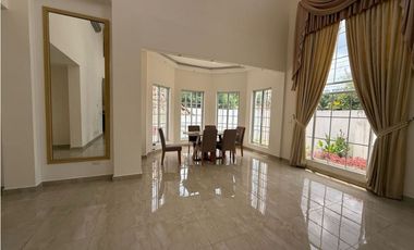 Casa en Albrook Barrio residencial Disponible para Alquiler y Venta
