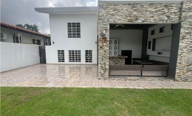 Casa en Albrook Barrio residencial Disponible para Alquiler y Venta