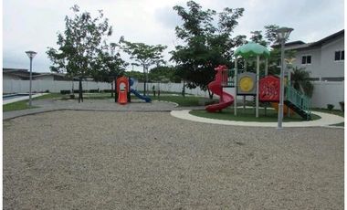 CASA EN VENTA EN COSTA SUR - PH. VILLA SUR