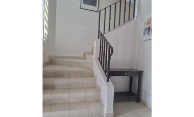 ALQUILER CASA AMOBLADA VERSALLES