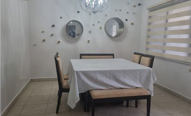 ALQUILER CASA AMOBLADA VERSALLES