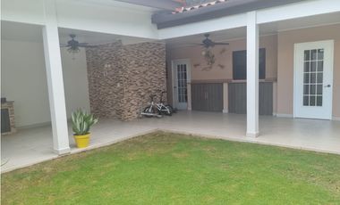 ALQUILER CASA AMOBLADA VERSALLES