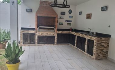ALQUILER CASA AMOBLADA VERSALLES