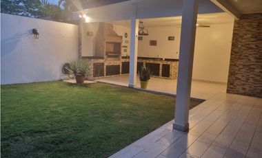 ALQUILER CASA AMOBLADA VERSALLES