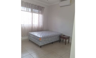 ALQUILER CASA AMOBLADA VERSALLES