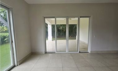 Venta de apartamento reposeido en Buenaventura, Rio Hato