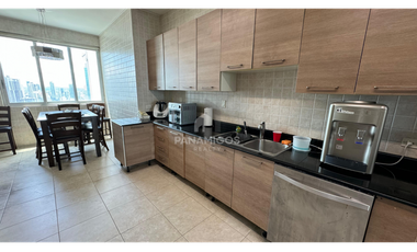 Apartamento amoblado con cuarto de empleada en Pacific Village
