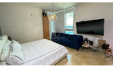 Apartamento amoblado con cuarto de empleada en Pacific Village