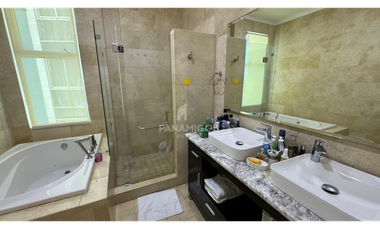 Apartamento amoblado con cuarto de empleada en Pacific Village