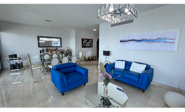 Apartamento amoblado con cuarto de empleada en Pacific Village