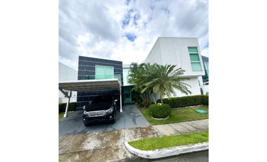 SE VENDE CASA EN COSTA ESMERALDA-COSTA SUR