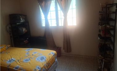 VENTA CASA SEMI-AMOBLADA  AGUADULCE