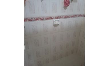 VENTA CASA SEMI-AMOBLADA  AGUADULCE