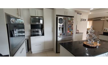 Venta casa de 5 habitaciones en Villalucre