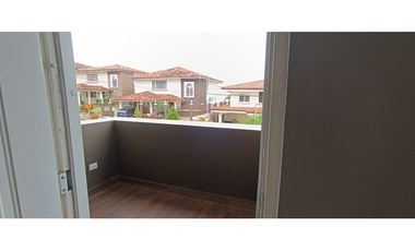 Venta casa de 5 habitaciones en Villalucre