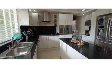 Venta casa de 5 habitaciones en Villalucre