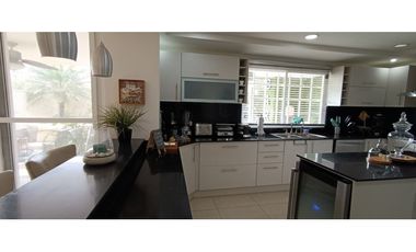 Venta casa de 5 habitaciones en Villalucre