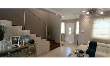 Venta casa de 5 habitaciones en Villalucre