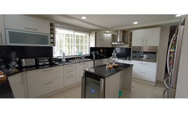 Venta casa de 5 habitaciones en Villalucre