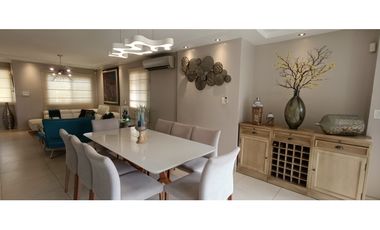 Venta casa de 5 habitaciones en Villalucre