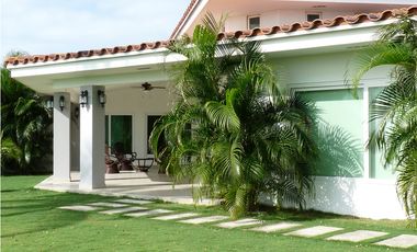 Se Vende casa de playa ubicada en VistaMar