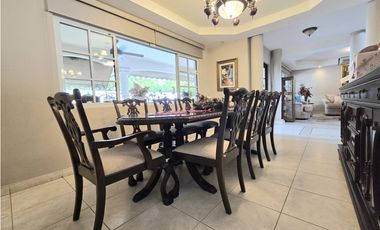 Se Vende casa en Costa del Este (MZ)