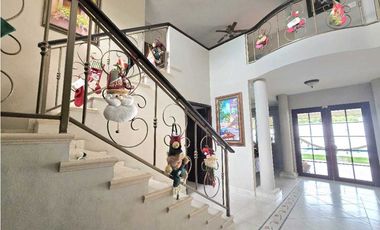 Se Vende casa en Costa del Este (MZ)