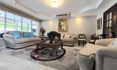 Se Vende casa en Costa del Este (MZ)