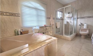 Se Vende casa en Costa del Este (MZ)