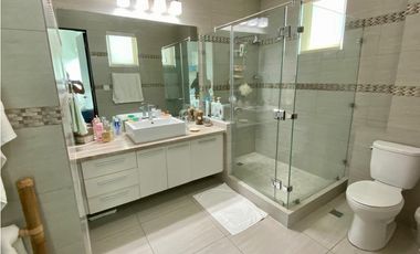 Se Vende apartamento en Punta Barco (MZ)