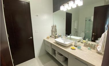 Se Vende apartamento en Punta Barco (MZ)