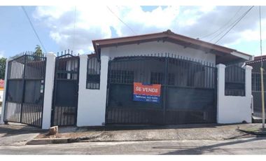 VENTA DE CASA EN BRISAS DEL GOLF, ARRAIJN (OF)