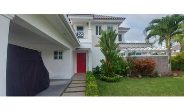 SE VENDE CASA DE PLAYA PH BIJAO BEACH & CLUB RESIDENCES (MZ)