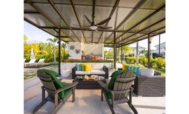 SE VENDE CASA DE PLAYA PH BIJAO BEACH & CLUB RESIDENCES (MZ)