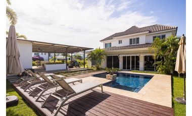 SE VENDE CASA DE PLAYA PH BIJAO BEACH & CLUB RESIDENCES (MZ)