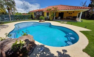 Alquiler de Casa en Club Ecuestre Coronado, Panamá