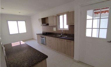 VENTA DE CASA EN QUINTAS DE VERSALLES (OF)