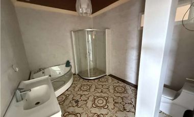 VENTA CASA FAMILIAR EN RESIDENCIAL LAS MERECEDES BETANIA (OF)