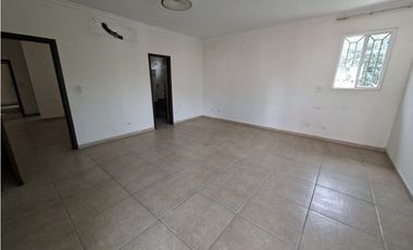 VENTA DE AMPLIA CASA EN ALTOS DE PANAMA - ALTOS DEL COUNTRY 2000