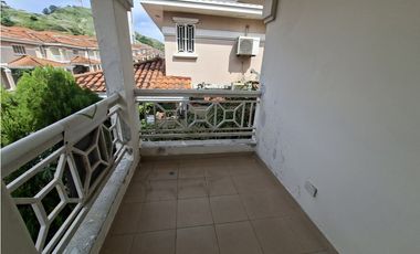 VENTA DE AMPLIA CASA EN ALTOS DE PANAMA - ALTOS DEL COUNTRY 2000